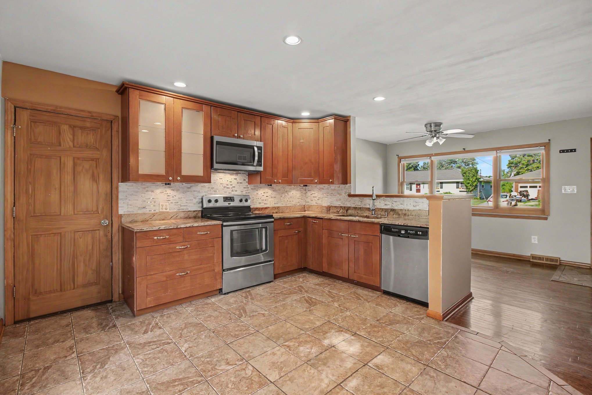 811 Kenridge Dr. property photo 9